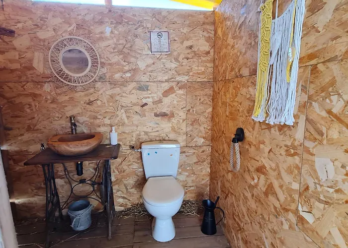 Dans Bulle Grandiose, Avec Spa, La Tete Dans Les Etoiles *